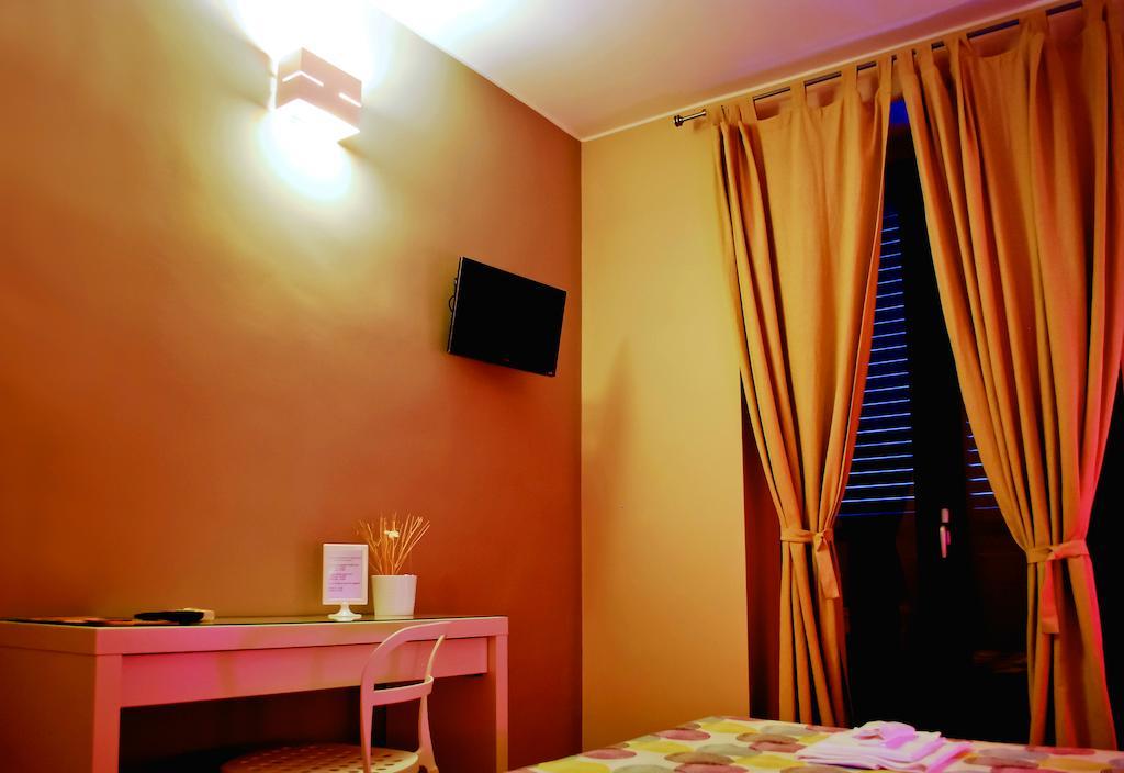 Bed And Breakfast Charming House Барлетта Экстерьер фото